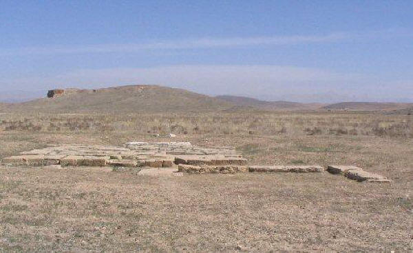 Pavilion B with Tall-e Takht fortress in the background