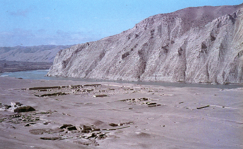 Top sanctuary level and view of the valley plains