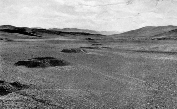 Excavation (spoil) crater at the top of the shaft from the surface to the kariz tunnel