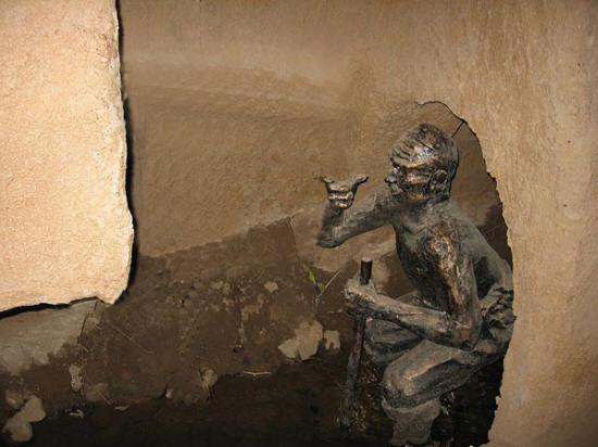 Model of the digging of a kariz tunnel