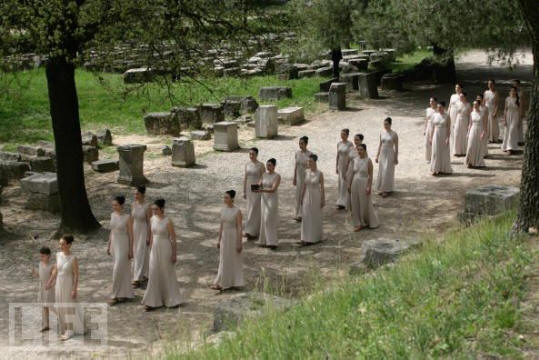 The procession for Hera's temple to the stadium
