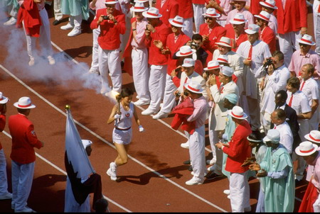Torch runner enters Seoul stadium, 1988