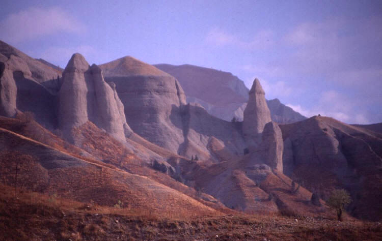 Dandushkhon Valley near Shugnou
