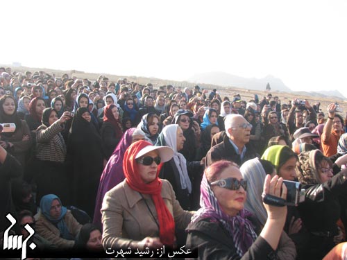 Celebrating Jashne Sadeh at Cham, Yazd. January 30, 2010.
